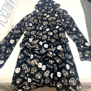 Boys Black CHEROKEE Bathrobe (X-Large 14/16)